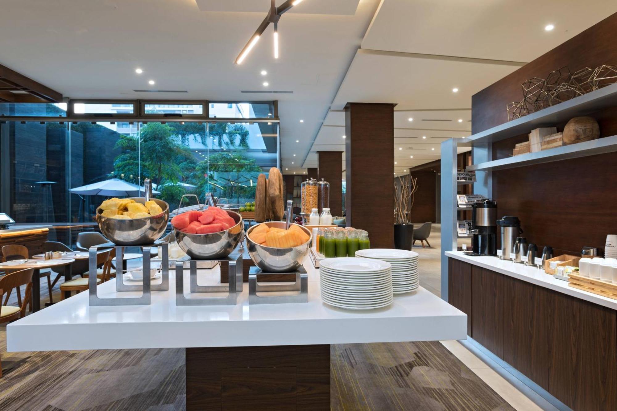 Courtyard By Marriott Guatemala City Exterior foto