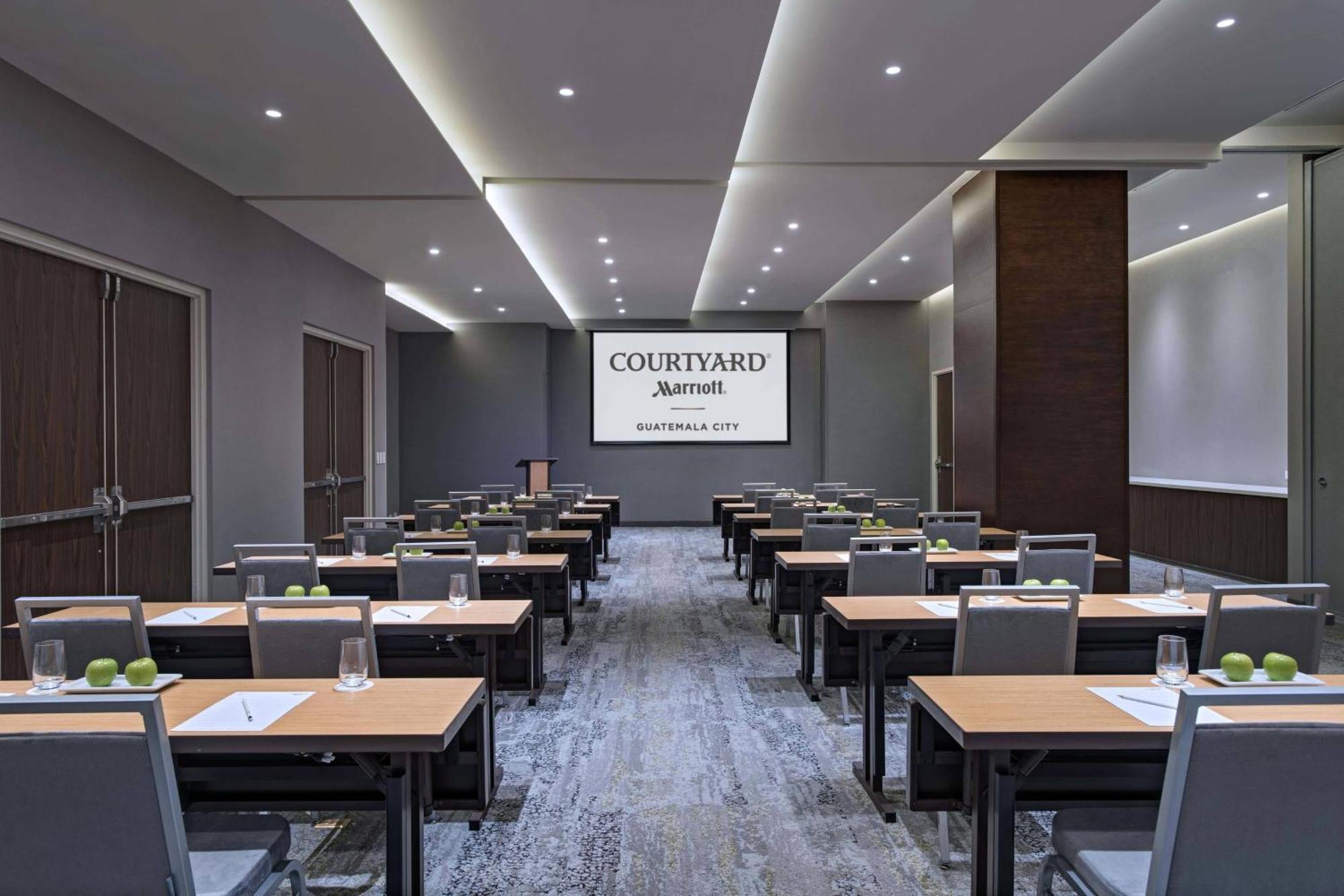 Courtyard By Marriott Guatemala City Exterior foto